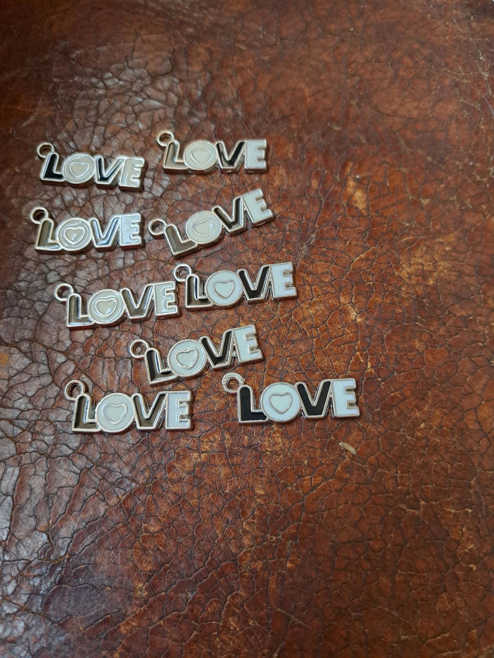 Connecteurs love noir et blanc 